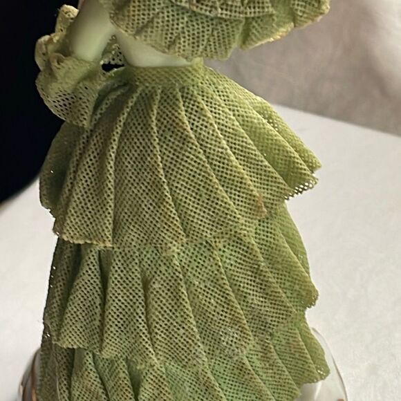 Vintage Victorian starched lace figurine  porcelain - Picture 9 of 12